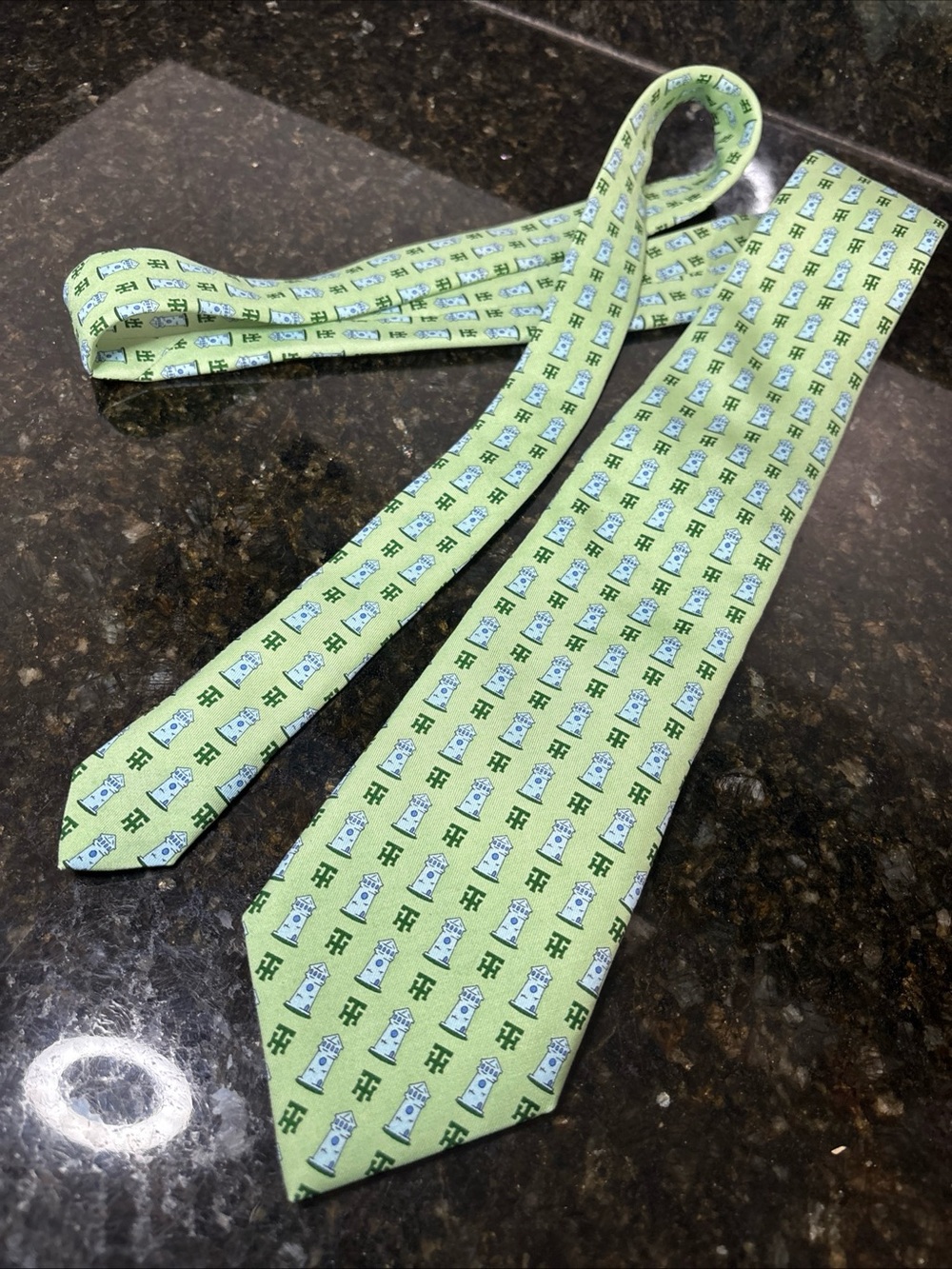 VINEYARD VINES CUSTOM COLLECTION Tower Hill School Green Patterned Silk Tie